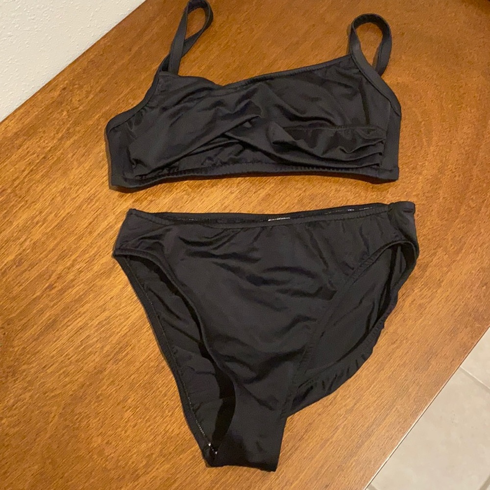 VENUS black bikini